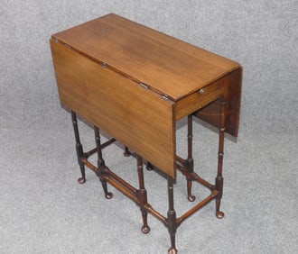 QUEEN ANNE DROP LEAF TABLE