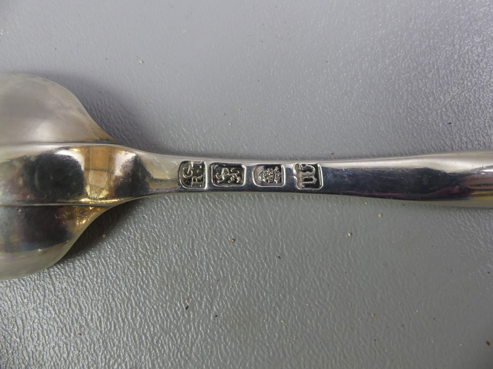 5 PIECES ENGLISH FLATWARE - 3