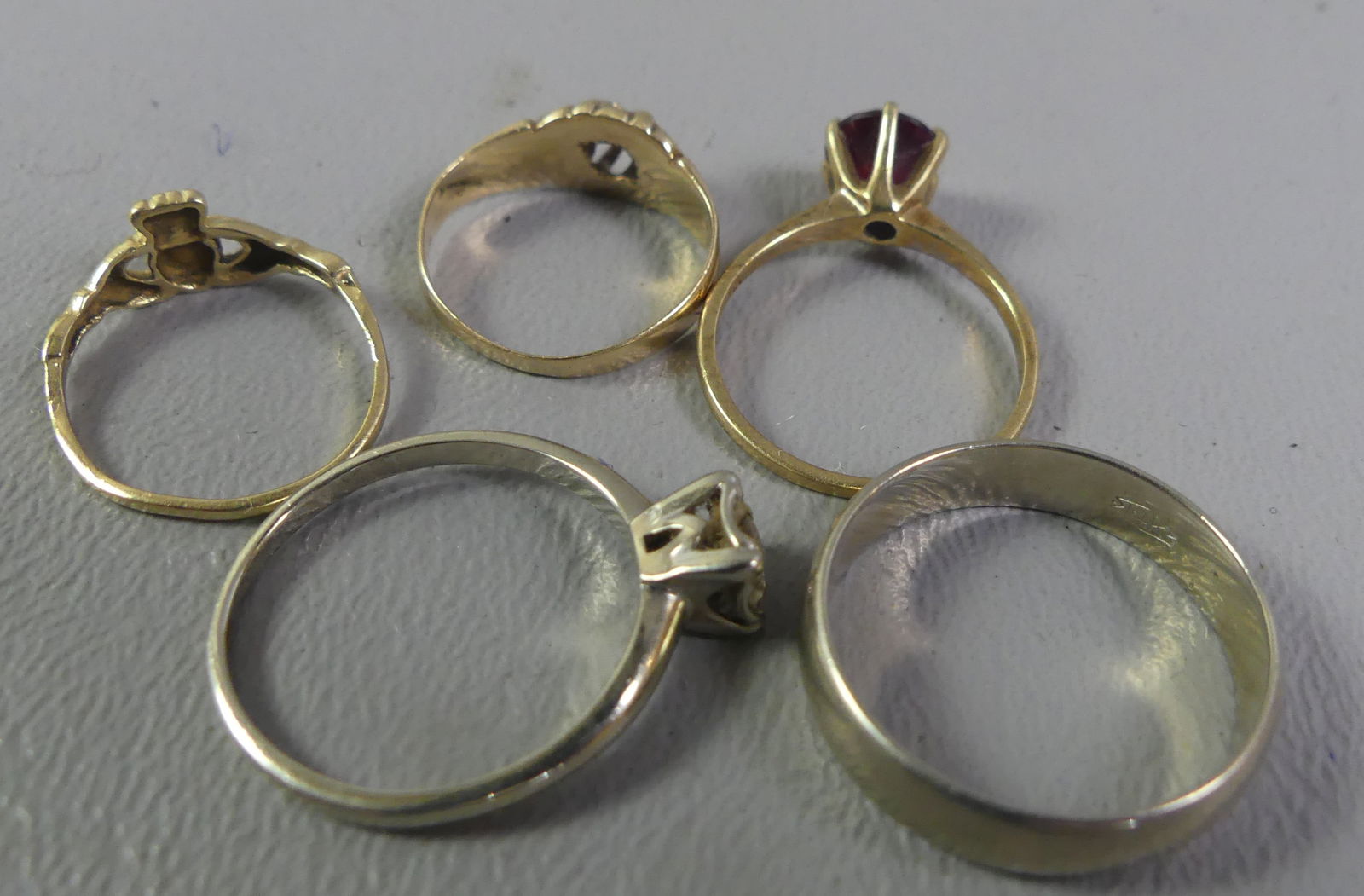 FIVE 14K GOLD RINGS - 2