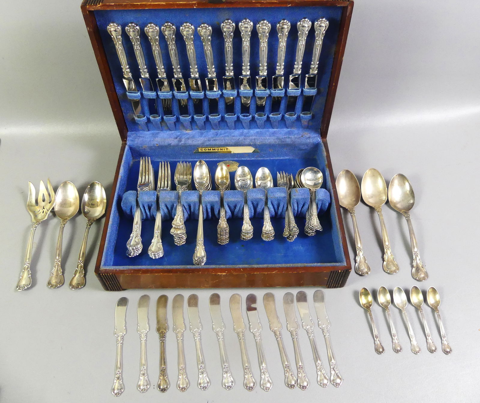 GORHAM CHANTILLY STERLING FLATWARE SET (1 of 3)