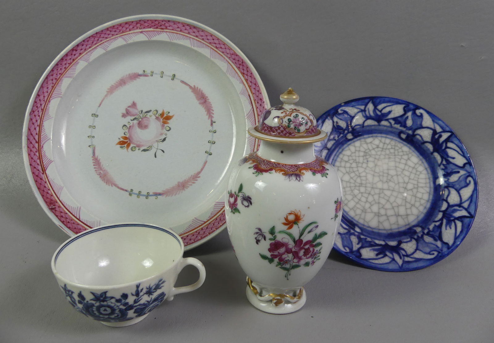 4 PORCELAIN ITEMS: DEDHAM PLATE, WORCESTER CUP: Lot of 4 fine antique porcelain items: 18th century Worcester blue and white cup with mark of Dr. Wall (minor hairline on handle); Dedham Pottery 6 in plate in unusual floral pattern, early impressed