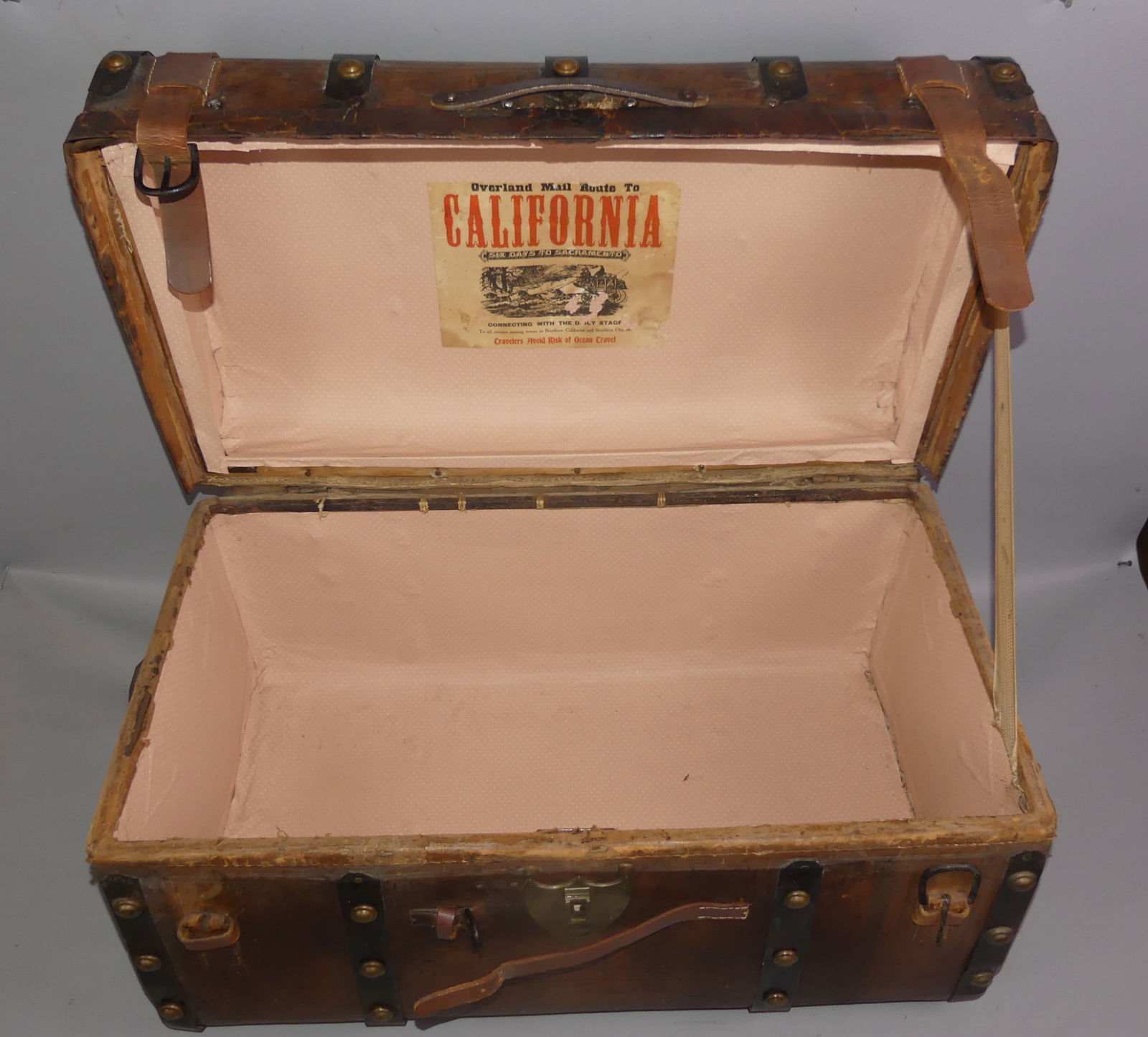 ANTIQUE STAGECOACH TRUNK - 2