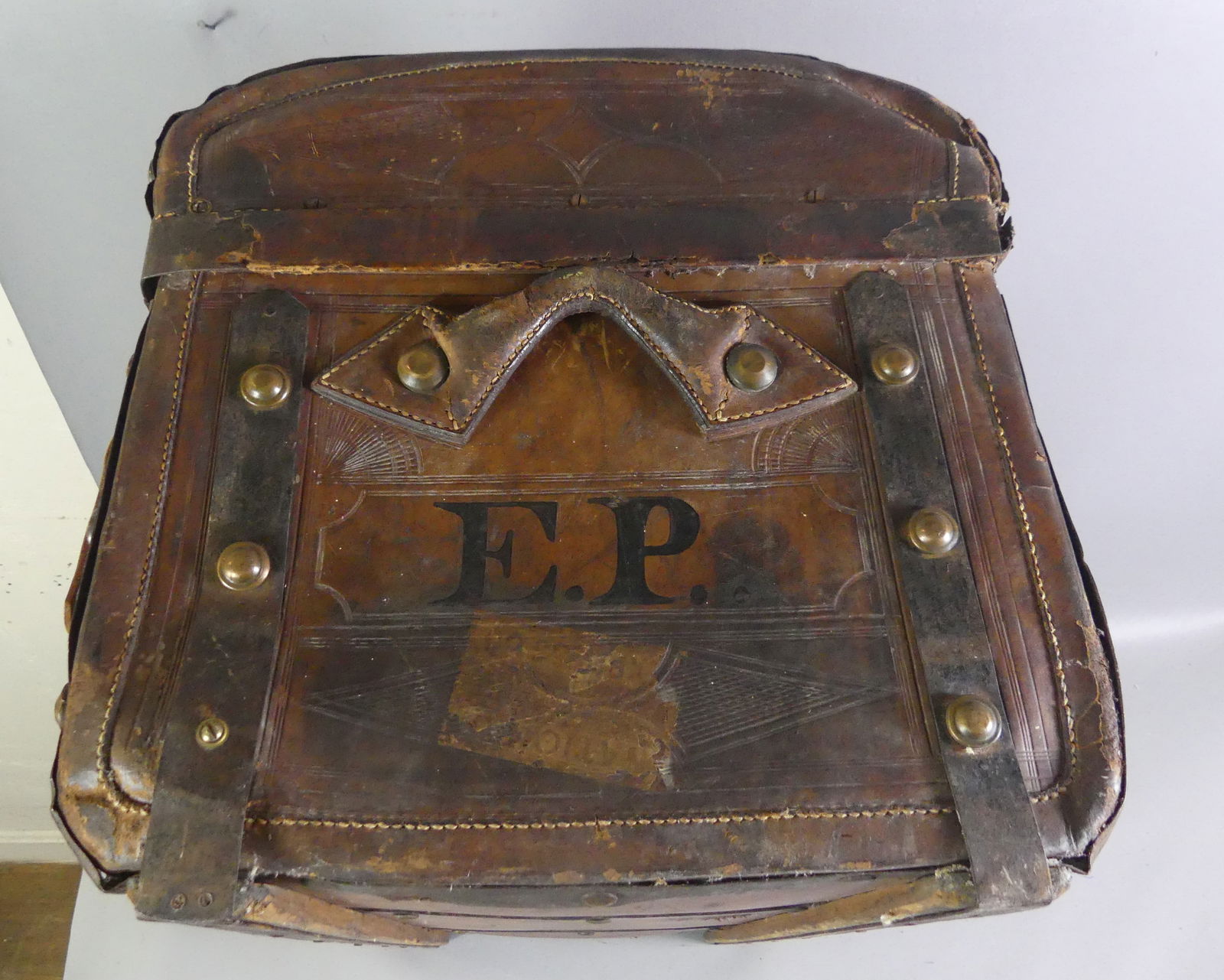 ANTIQUE STAGECOACH TRUNK - 6