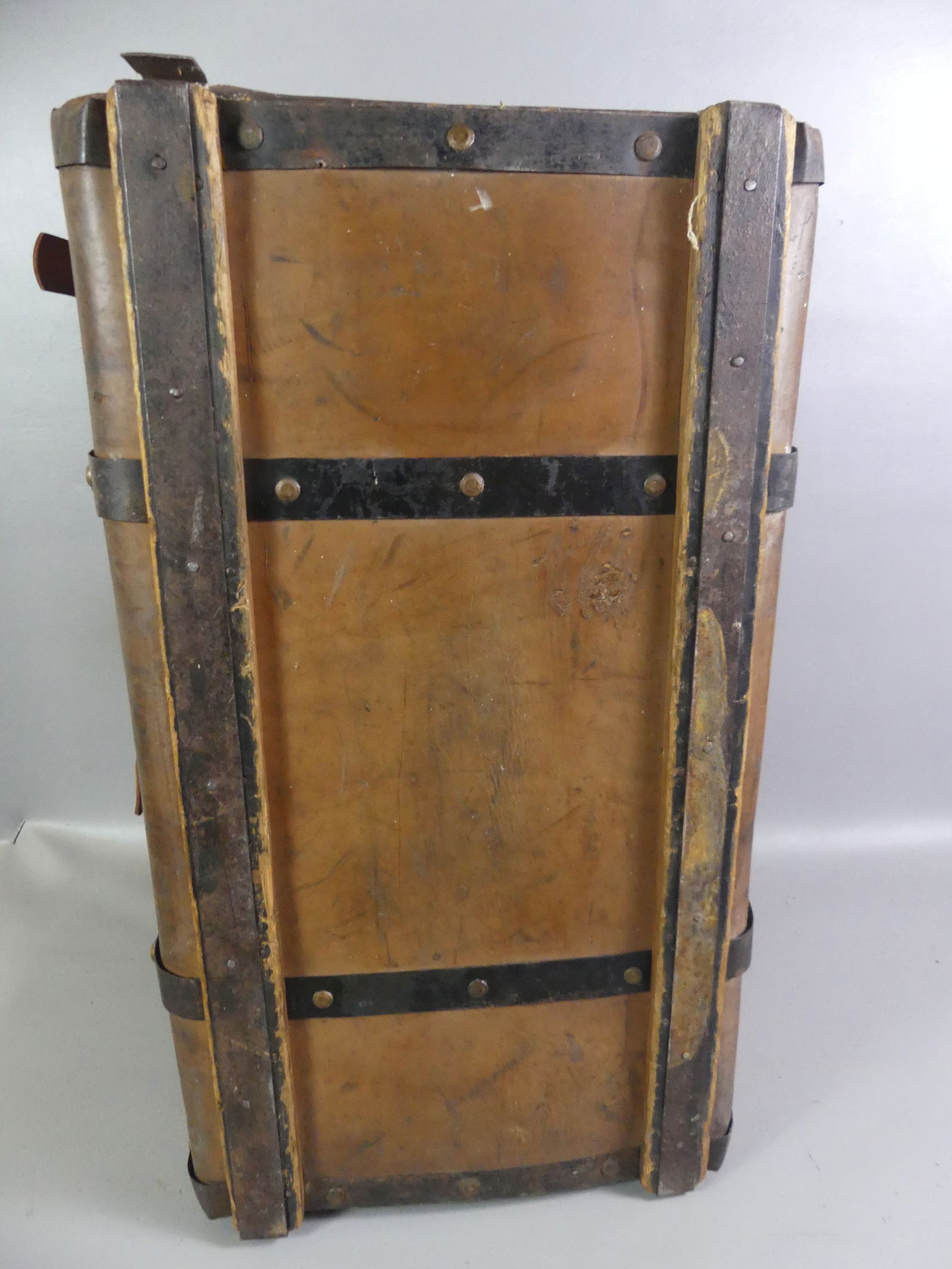 ANTIQUE STAGECOACH TRUNK - 8