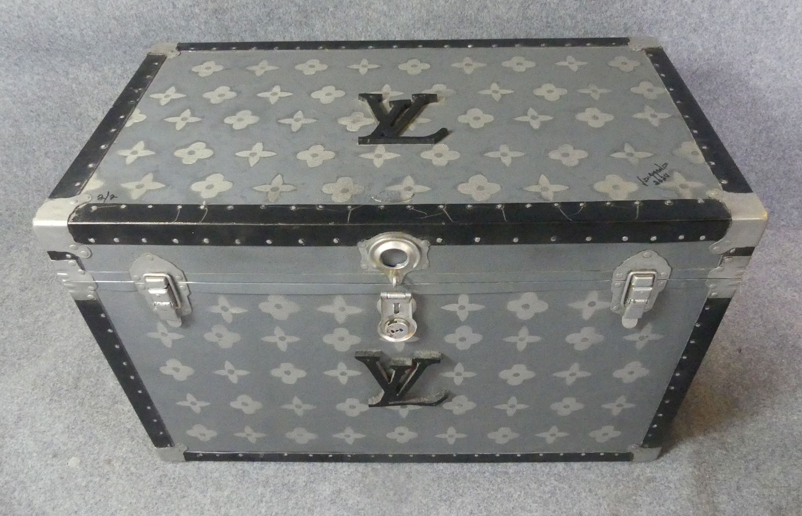 LOUIS VUITTON STYLE TRUNK (1 of 5)