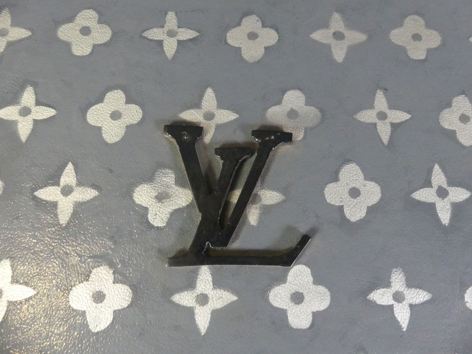 LOUIS VUITTON STYLE TRUNK - 4