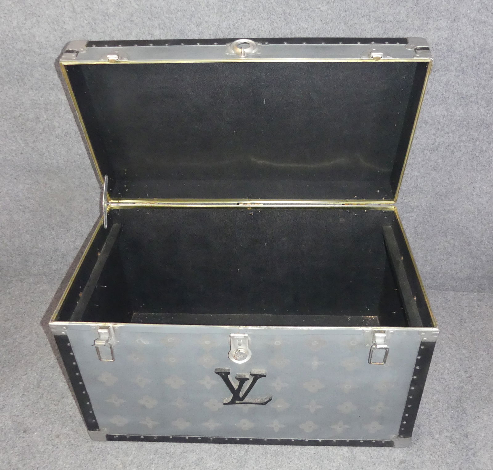 LOUIS VUITTON STYLE TRUNK - 5