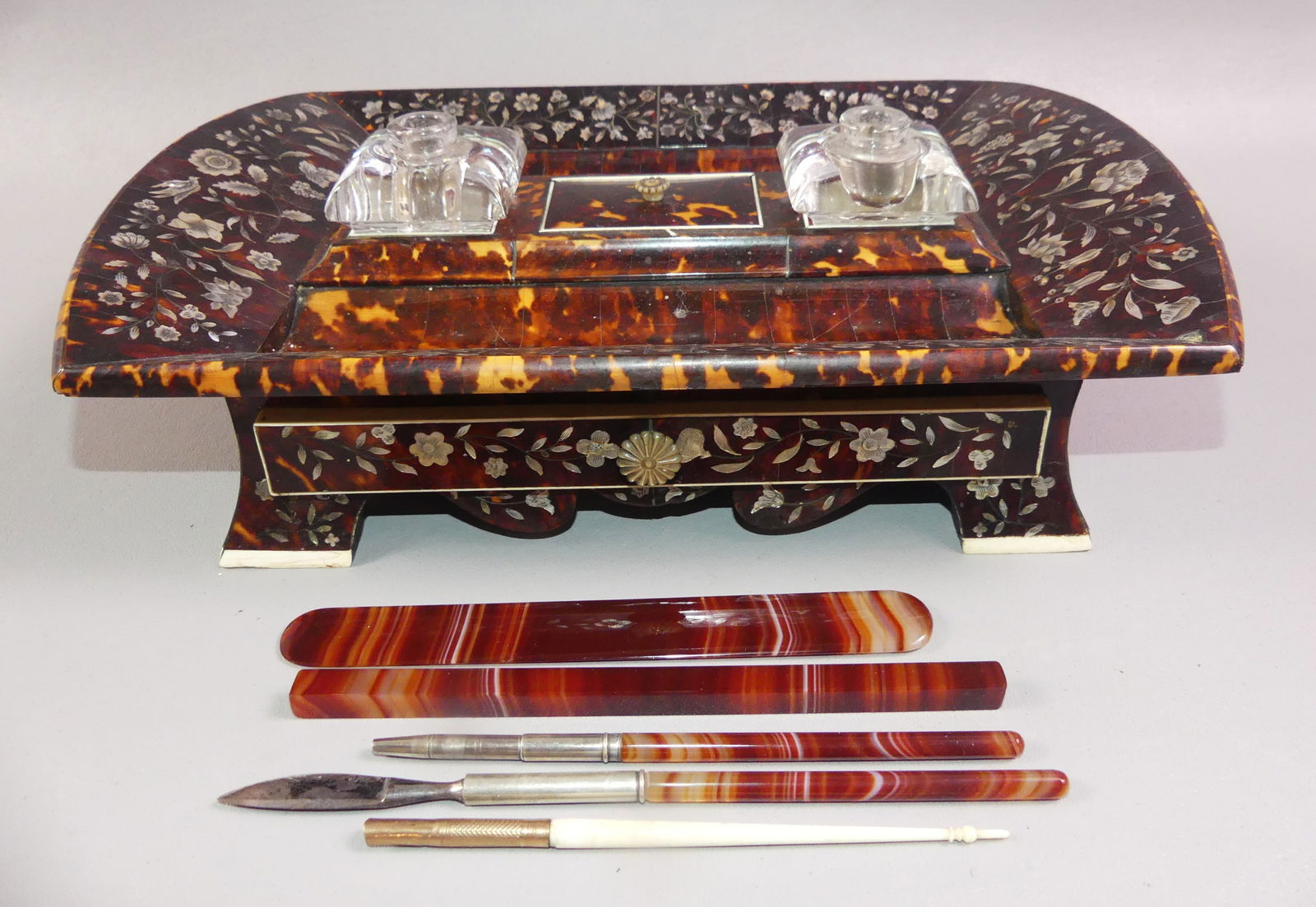 ANTIQUE SHELL & ABALONE INKSTAND & ACCESS.: Rare 19th century continental double inkstand with shell veneer and elaborate abalone floral inlay. One drawer with polished marble desk accessories as shown. Has 2 glass inkwells (missing covers)