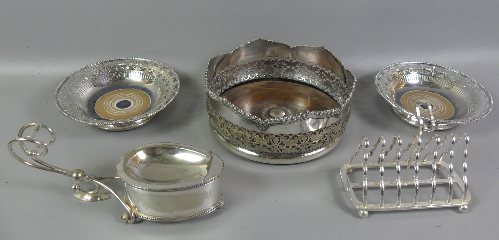 LOT FINE SILVERPLATED ITEMS (1 of 4)