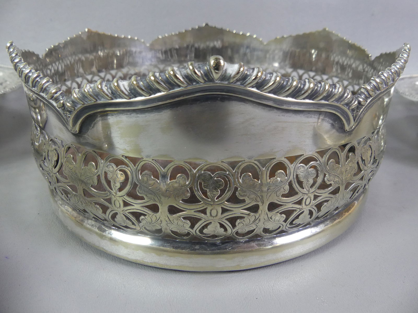 LOT FINE SILVERPLATED ITEMS - 3