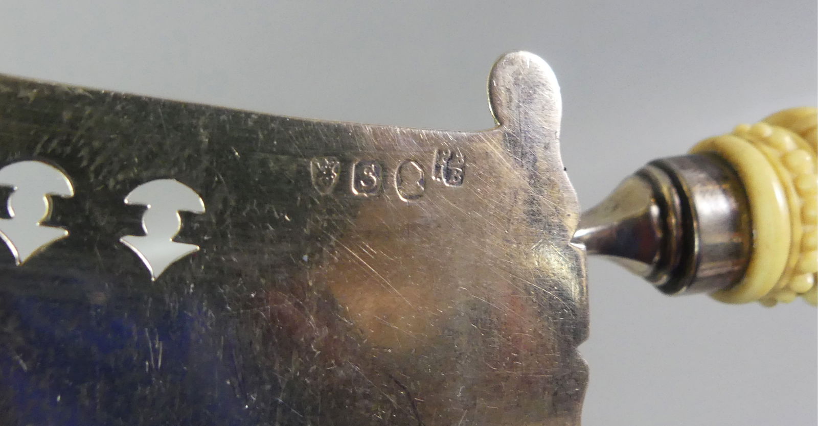 BATEMAN 1814 SILVER & BONE PIE SERVER - 2