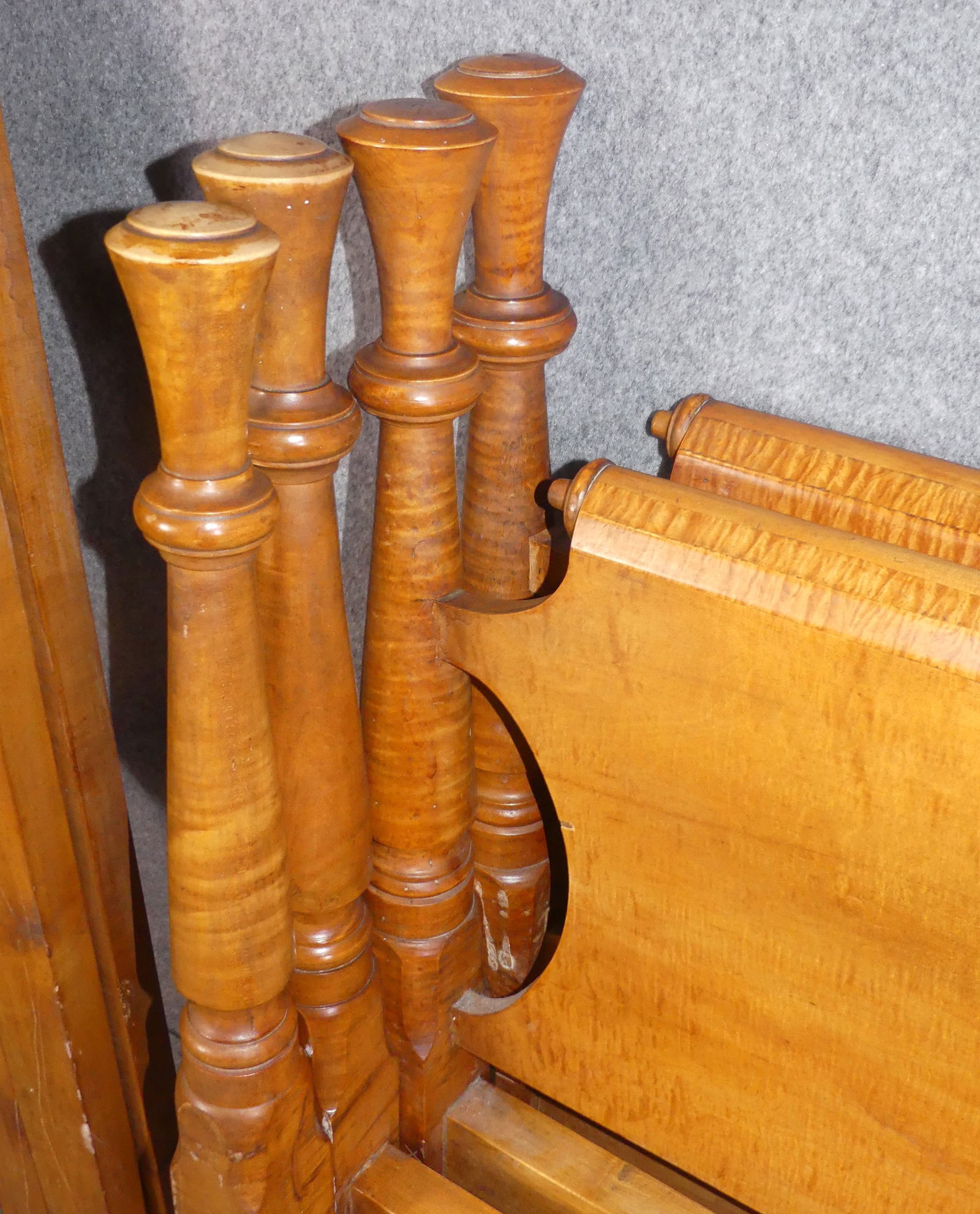 PAIR MAPLE ANTIQUE SINGLE BEDS - 2