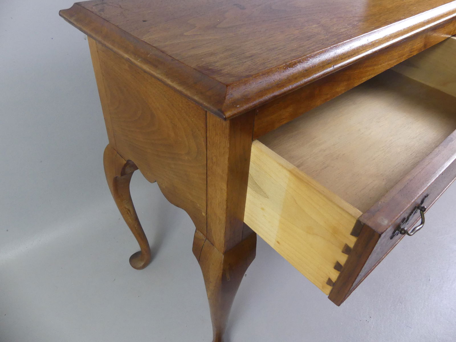 MINI QUEEN ANN LOWBOY - 2