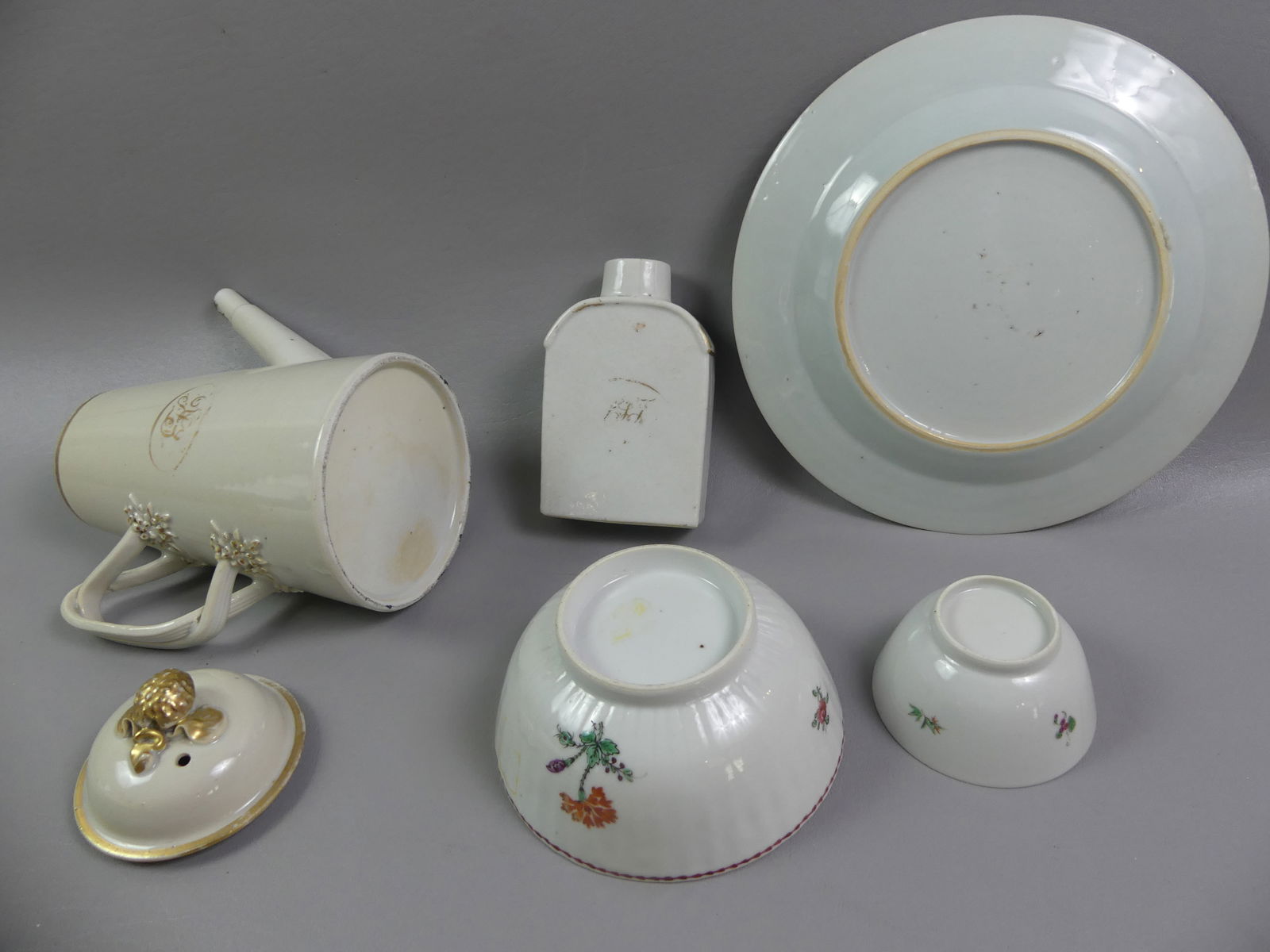 5 EARLY CHINESE CERAMIC TABLE ITEMS - 2