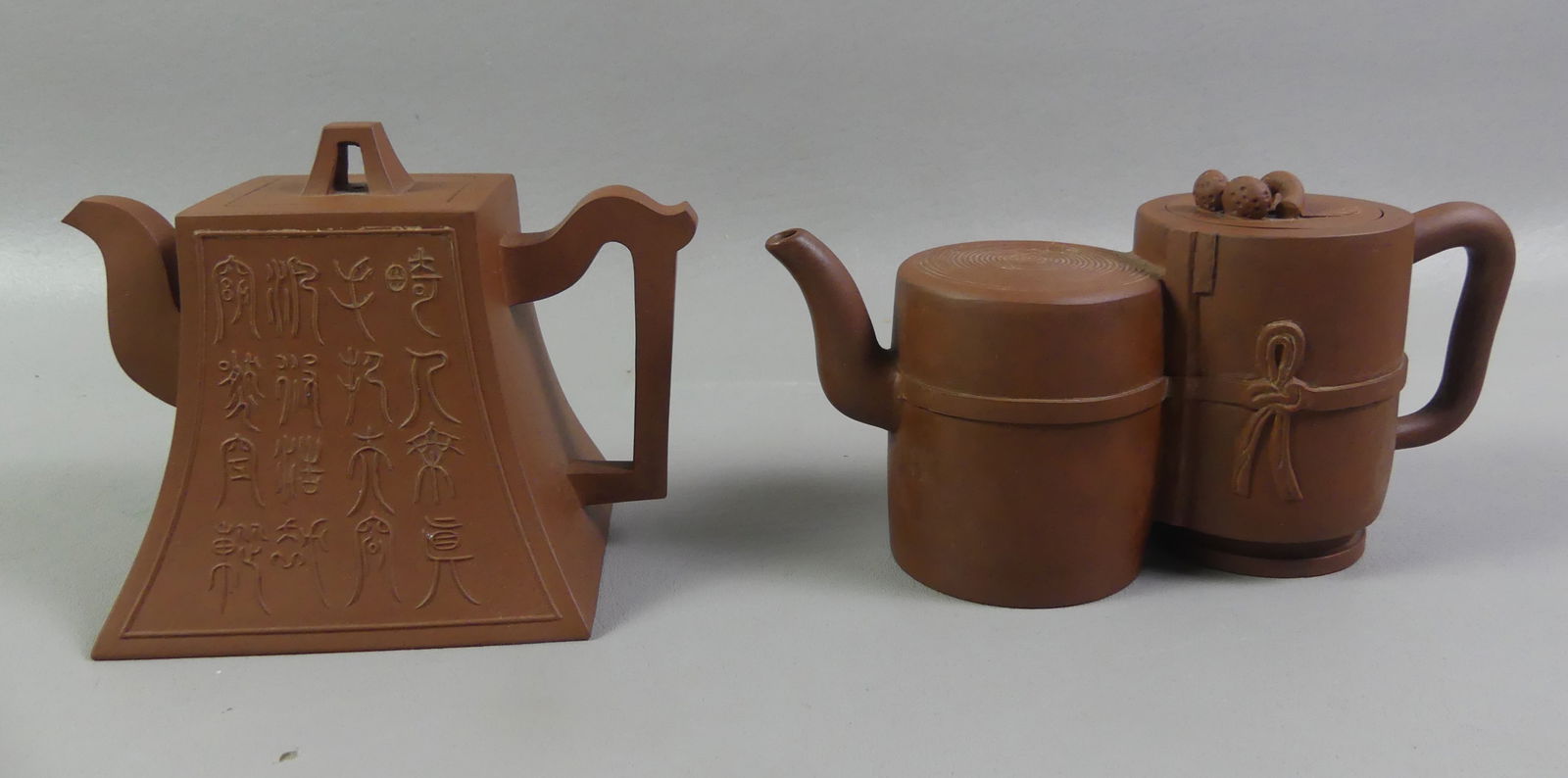 2 CHINESE YIXING CLAY TEAPOTS (1 of 3)