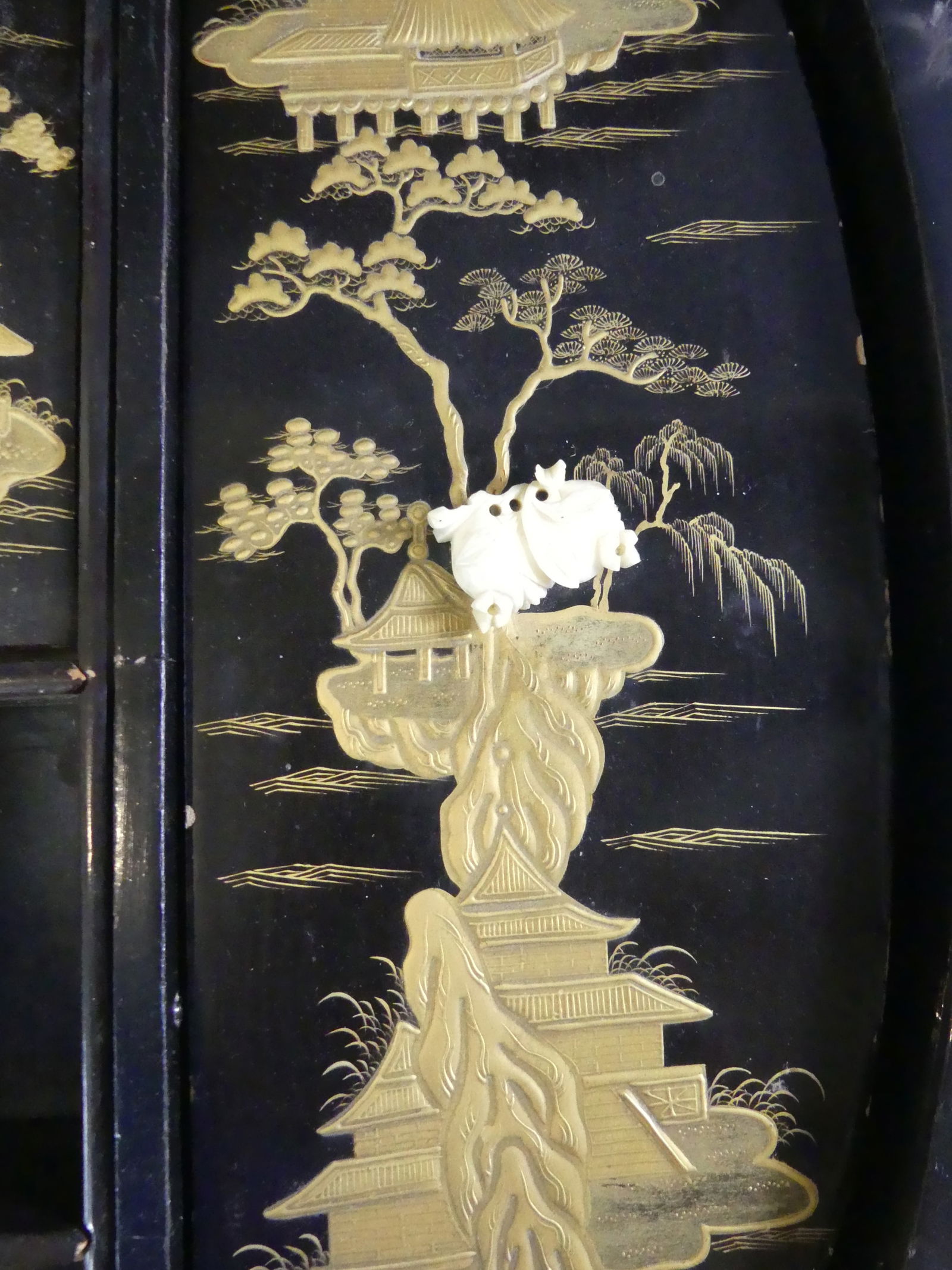 CHINESE LACQUERED SEWING TABLE - 4