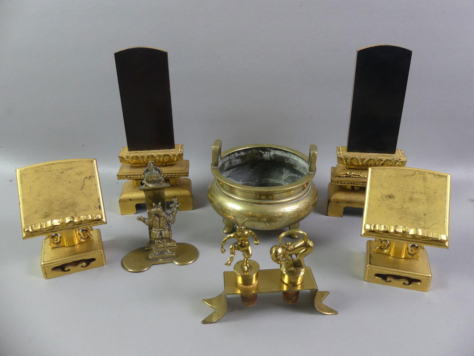 LOT ASIAN ITEMS & MISCELLANEOUS: Group of 7 estate items: Pair of Japanese gilt wood stands, 10 in tall; pair of Japanese giltwood mini podiums; 5 in high heavy Chinese brass incense pot or planter, signed; 5 in English brass letter