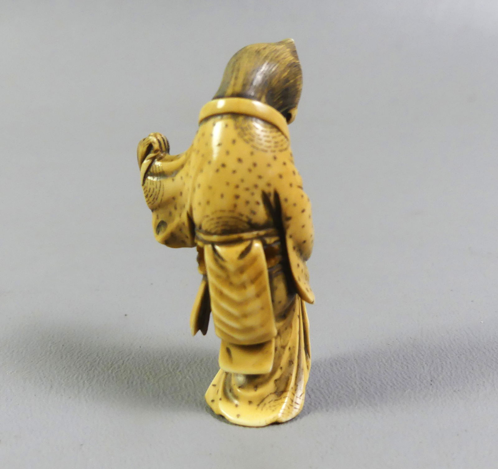 JAPANESE NETSUKE - STANDING CAT - 2