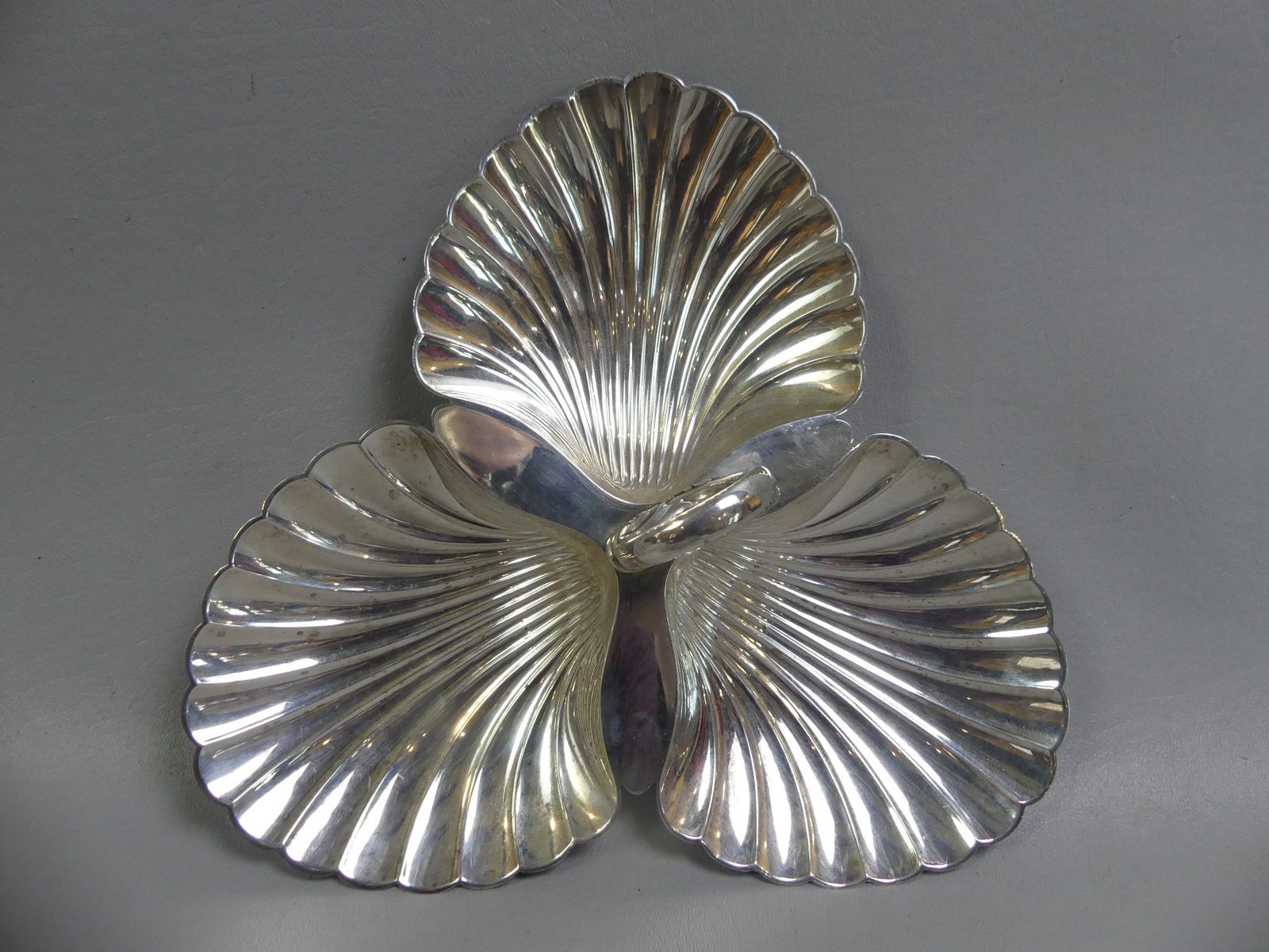 TIFFANY STERLING SHELL DISH - DOLPHIN (1 of 2)