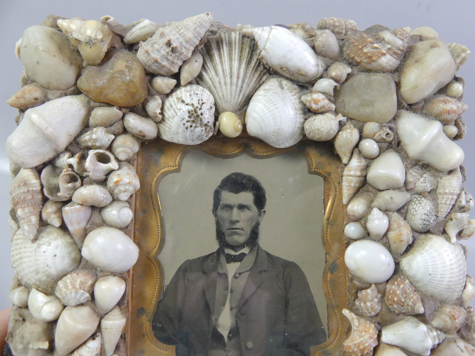 PAIR 19TH C. TINTYPES WITH SEASHELL FRAMES - 3