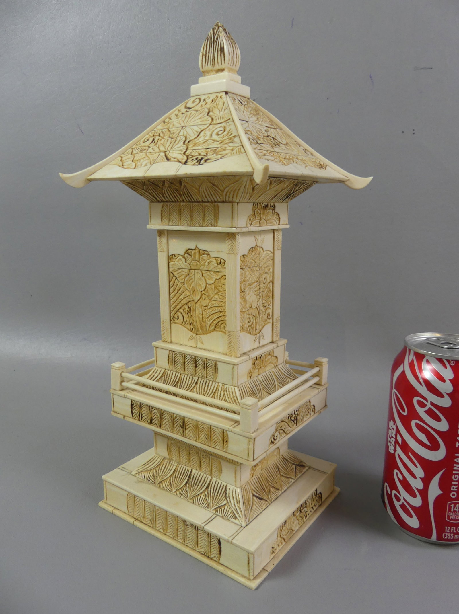 CARVED CHINESE TEMPLE W/GODDESS: Old Chinese carved temple with 2 doors that open to reveal a goddess. 12 in tall x 5 x 4.5 in. VG condition. Note: We can ship this in-house.