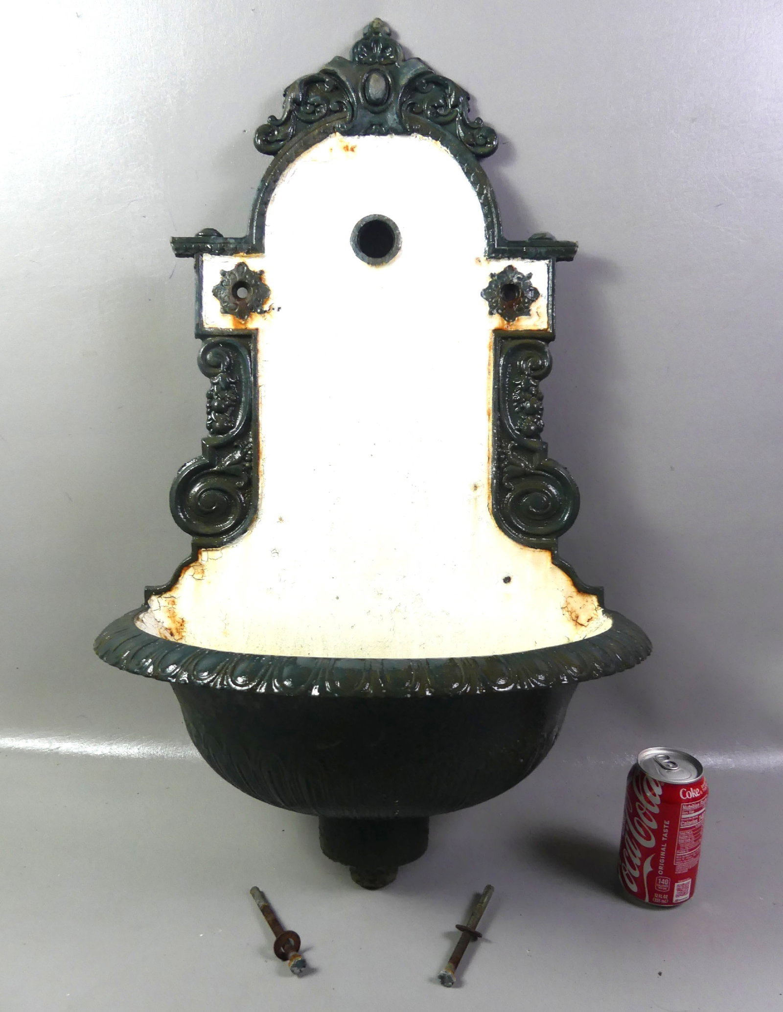 ANTIQUE IRON WALL FOUNTAIN (1 of 3)