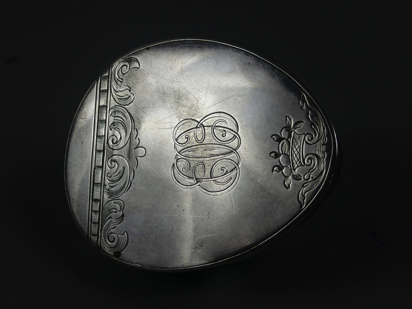 AMERICAN SILVER MOUNTED SHELL BOX - 2