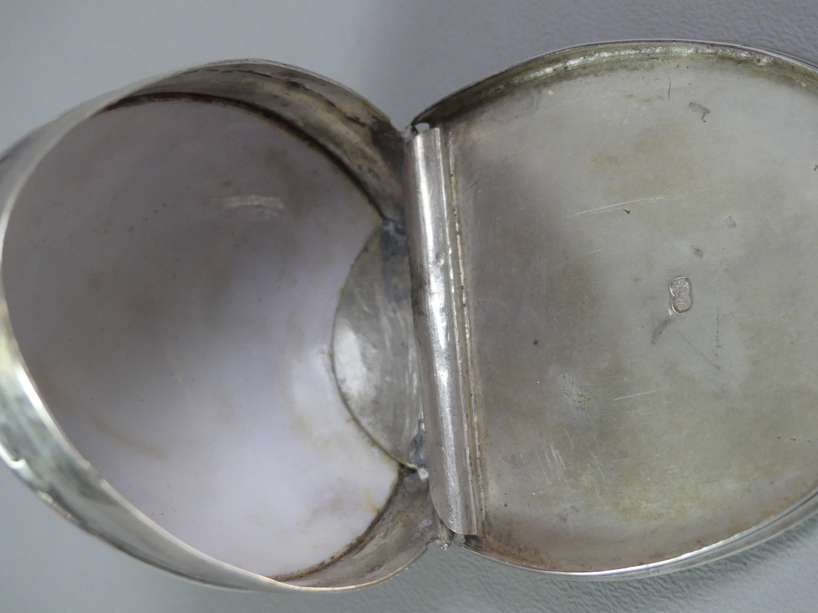 AMERICAN SILVER MOUNTED SHELL BOX - 3