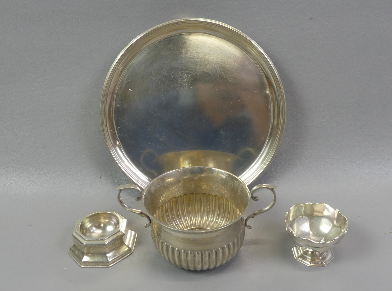 LOT ENGLISH SILVER INCL. 1833 SALVER (1 of 2)