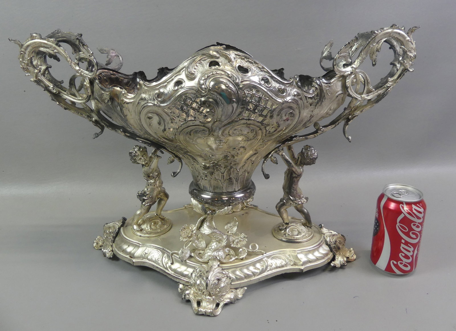LARGE ROCOCO SILVER PLATED CENTERPIECE BOWL (1 of 3)