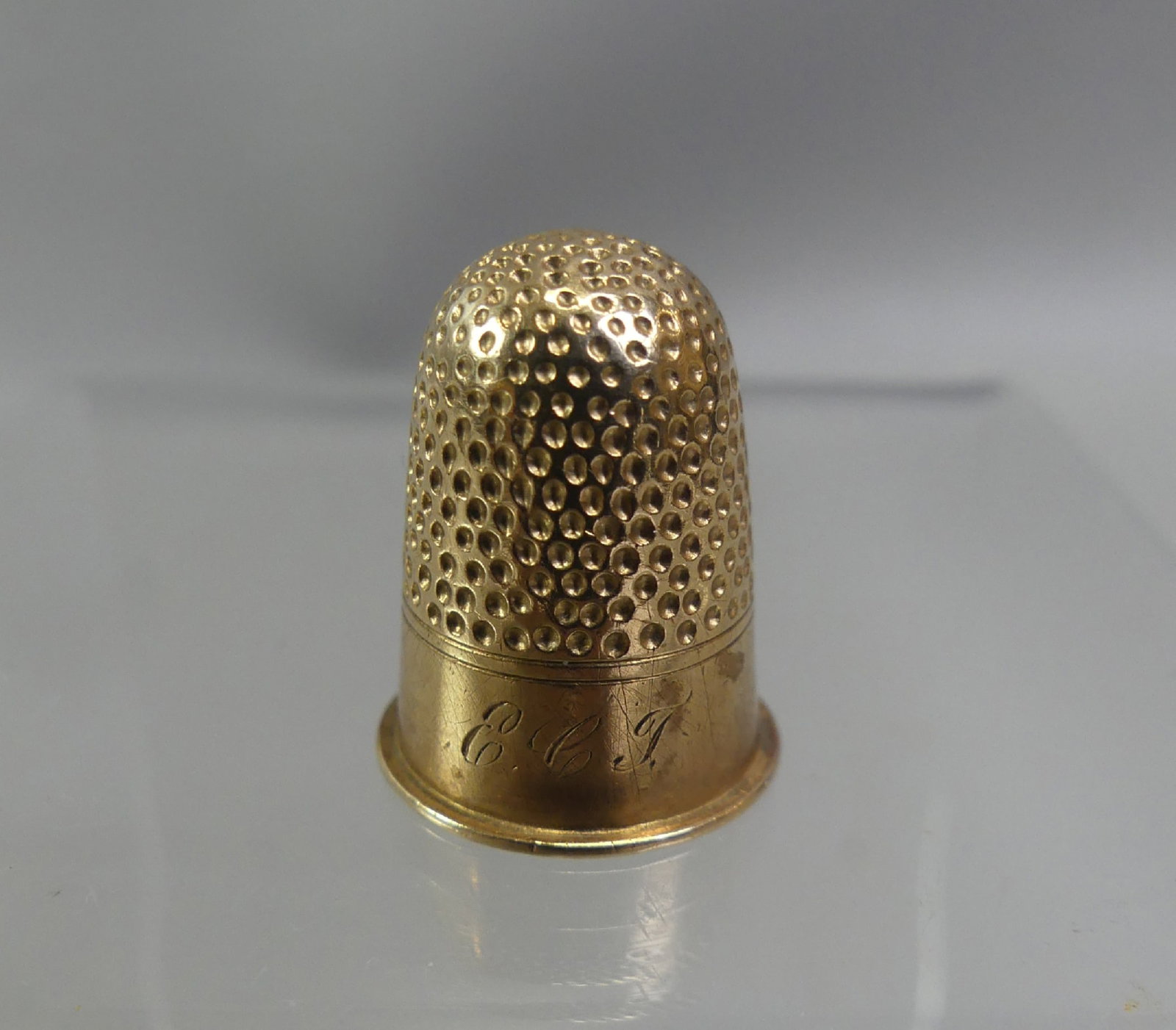 14K GOLD THIMBLE (1 of 1)