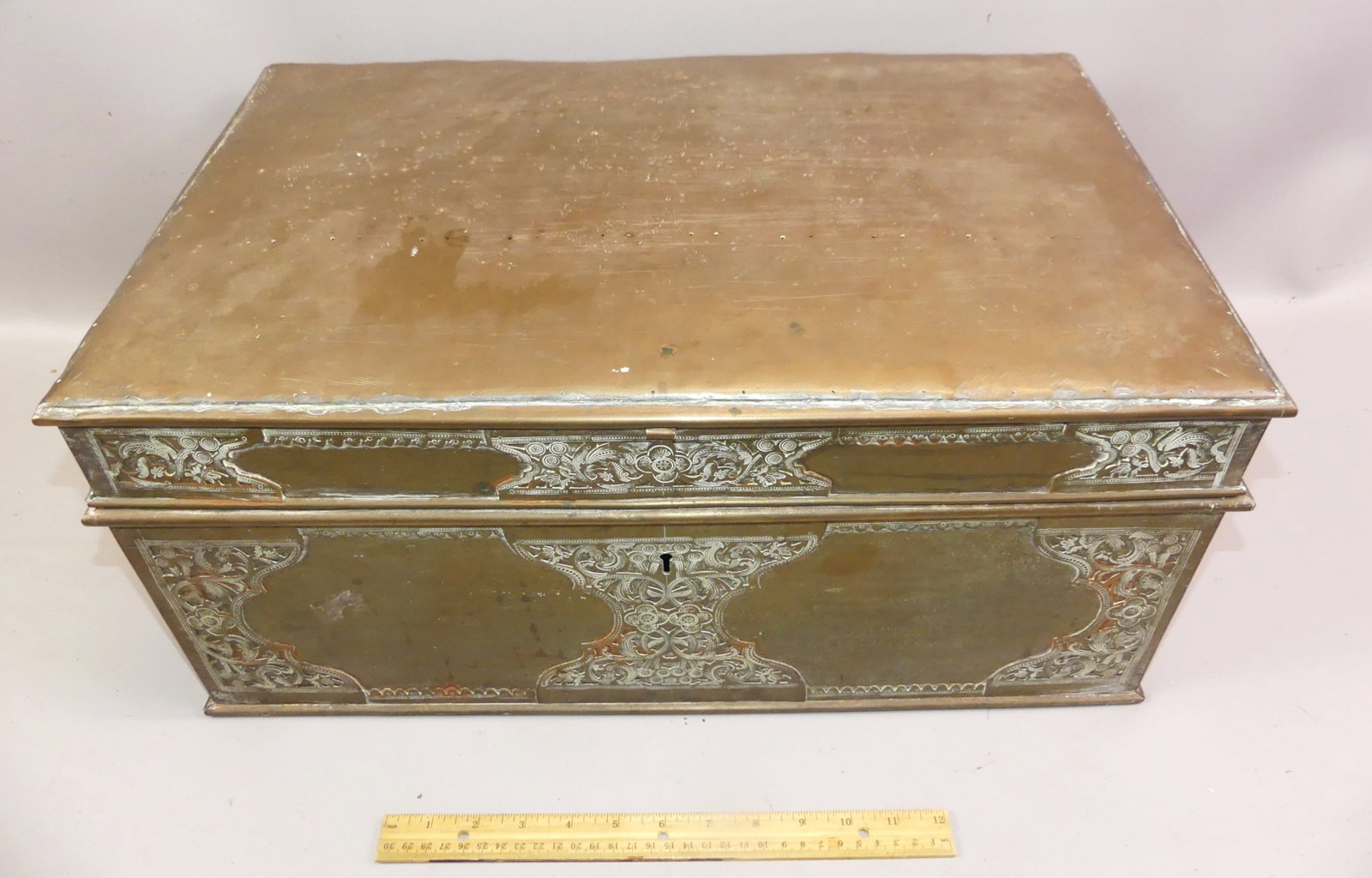 LARGE CHINESE BRASS HUMIDOR BOX (1 of 4)