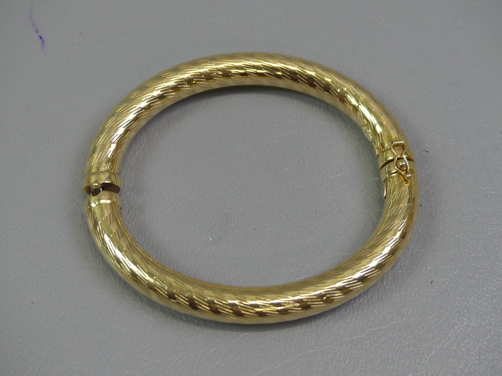 14K GOLD BANGLE BRACELET (1 of 1)