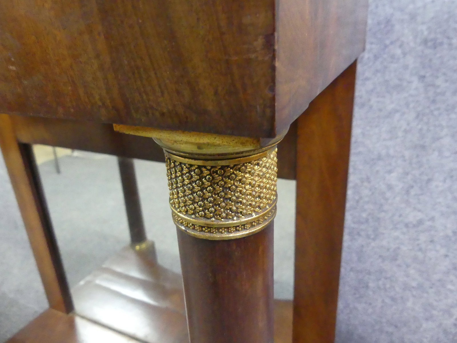 EMPIRE MARBLE TOP PIER TABLE - 3