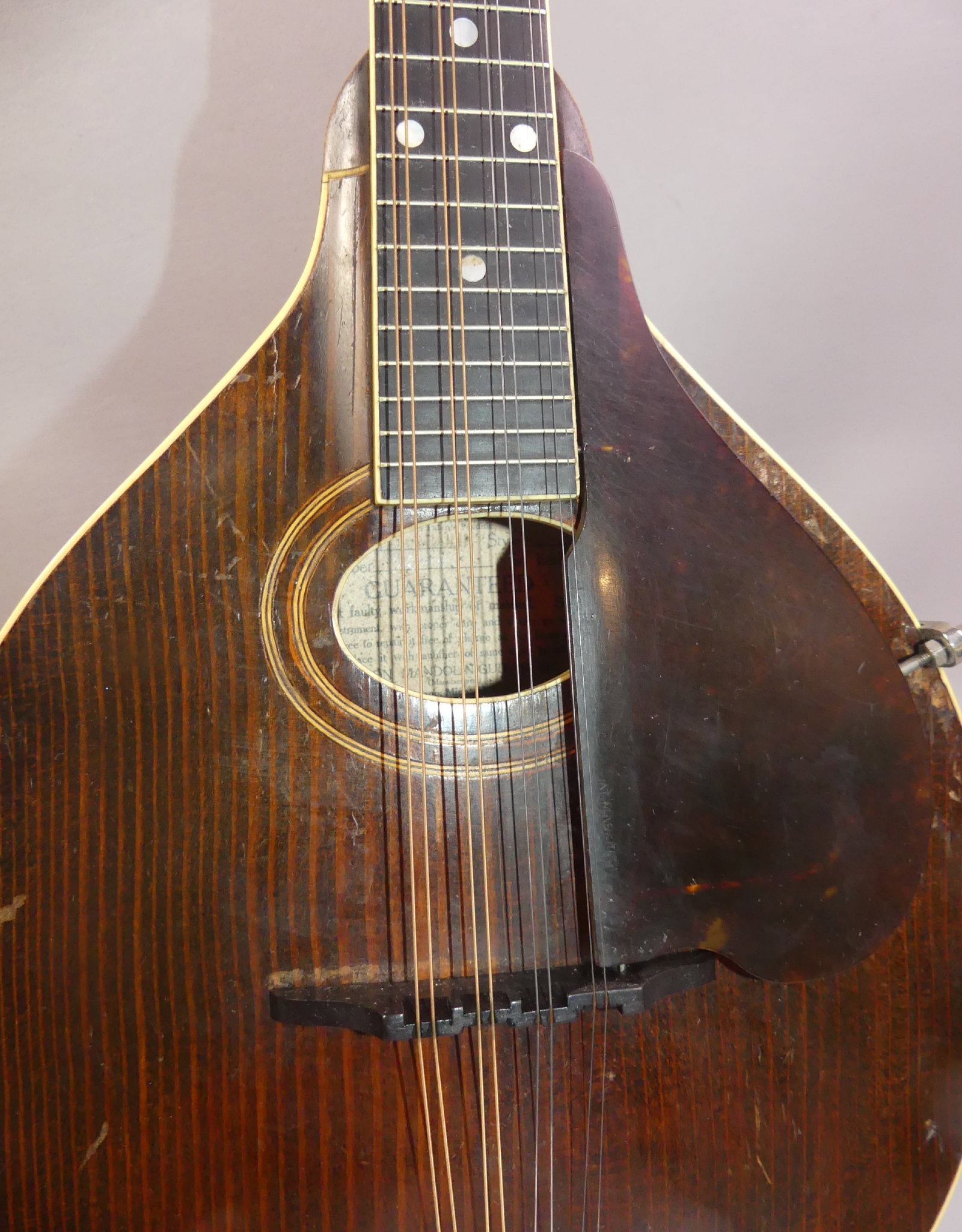 GIBSON ANTIQUE MANDOLIN - 3