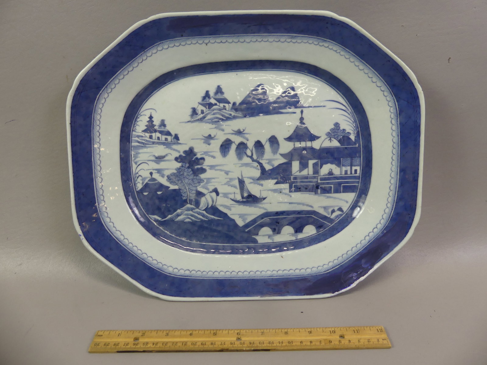 LARGE ANTIQUE CHINESE CANTON PLATTER (1 of 3)