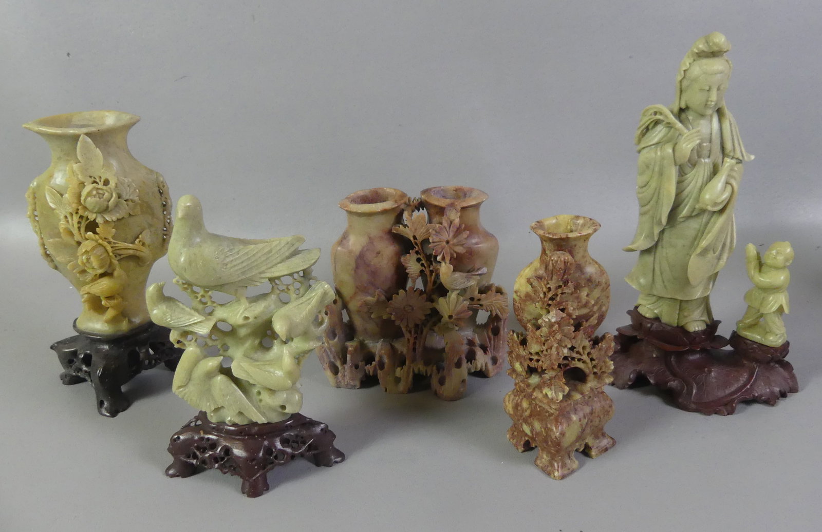5 OLD CHINESE SOAPSTONE VASES (1 of 2)