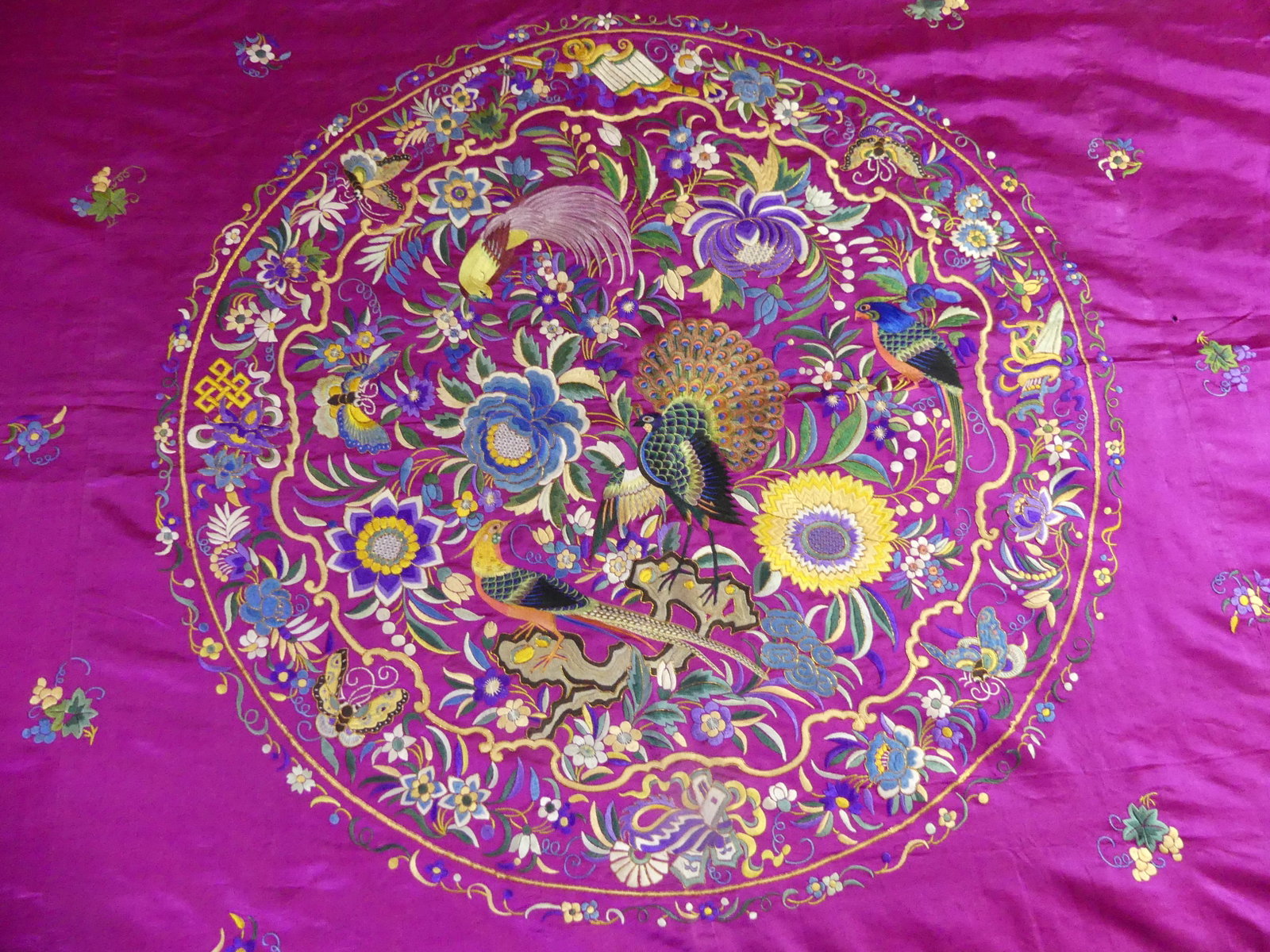 CHINESE EMBROIDERED SILK TABLE CLOTH (1 of 5)