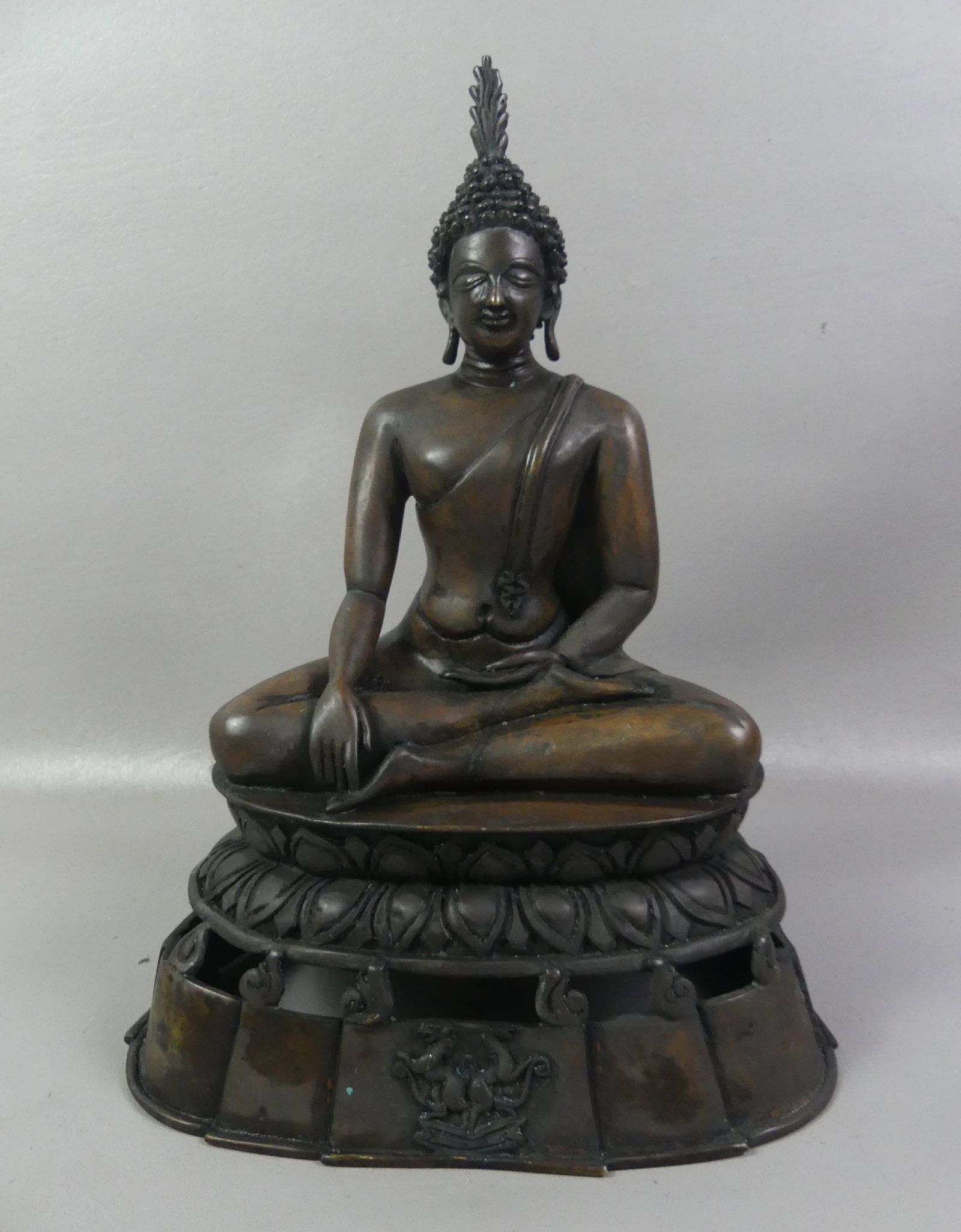 ASIAN BRONZE OF MEDITATING BUDDHA (1 of 4)