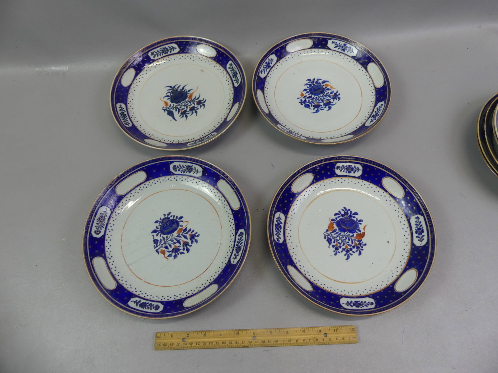 4 CHINESE QIANLONG DINNER PLATES (1 of 3)