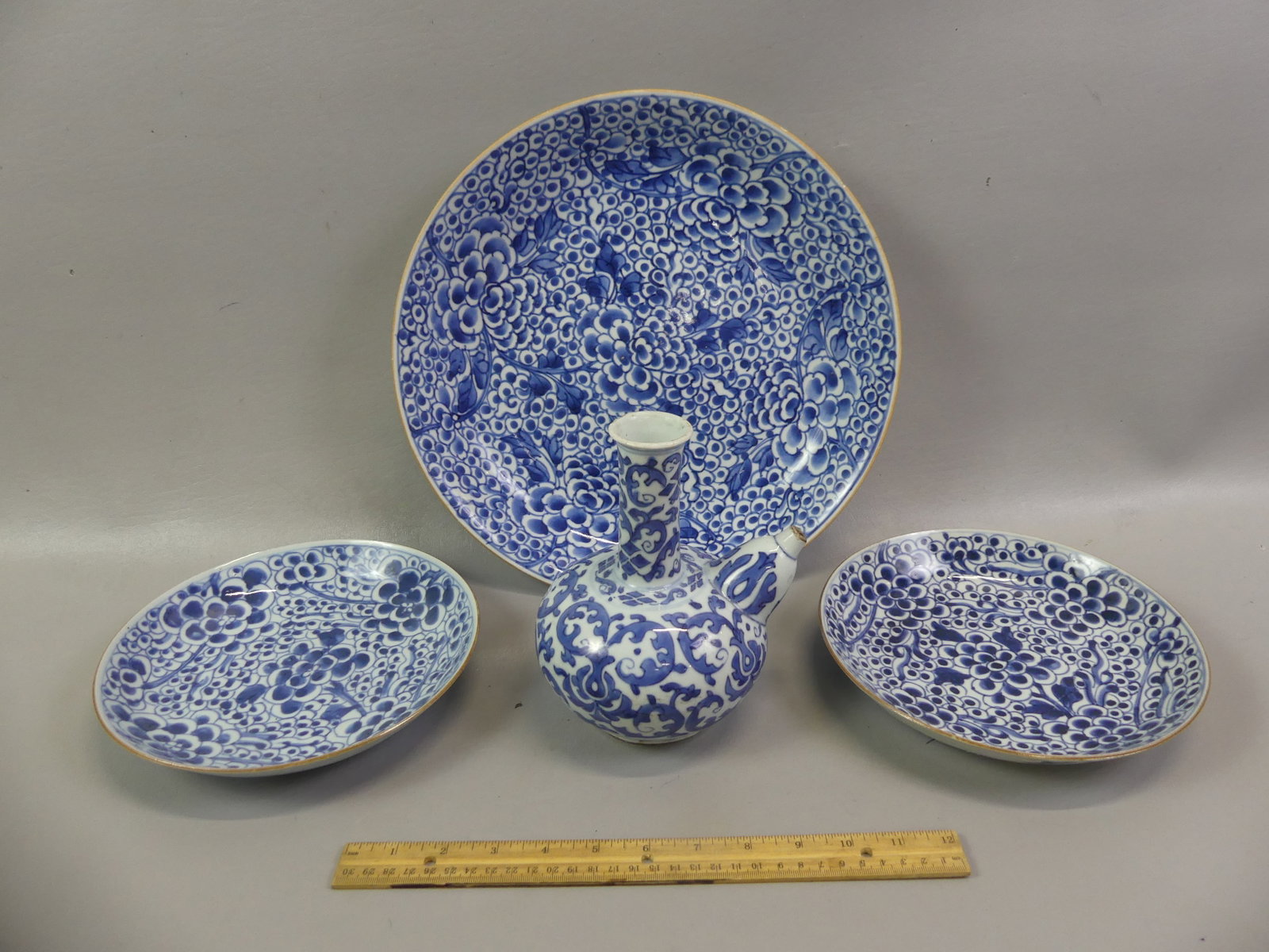 4 ANTIQUE CHINESE CERAMIC ITEMS (1 of 4)