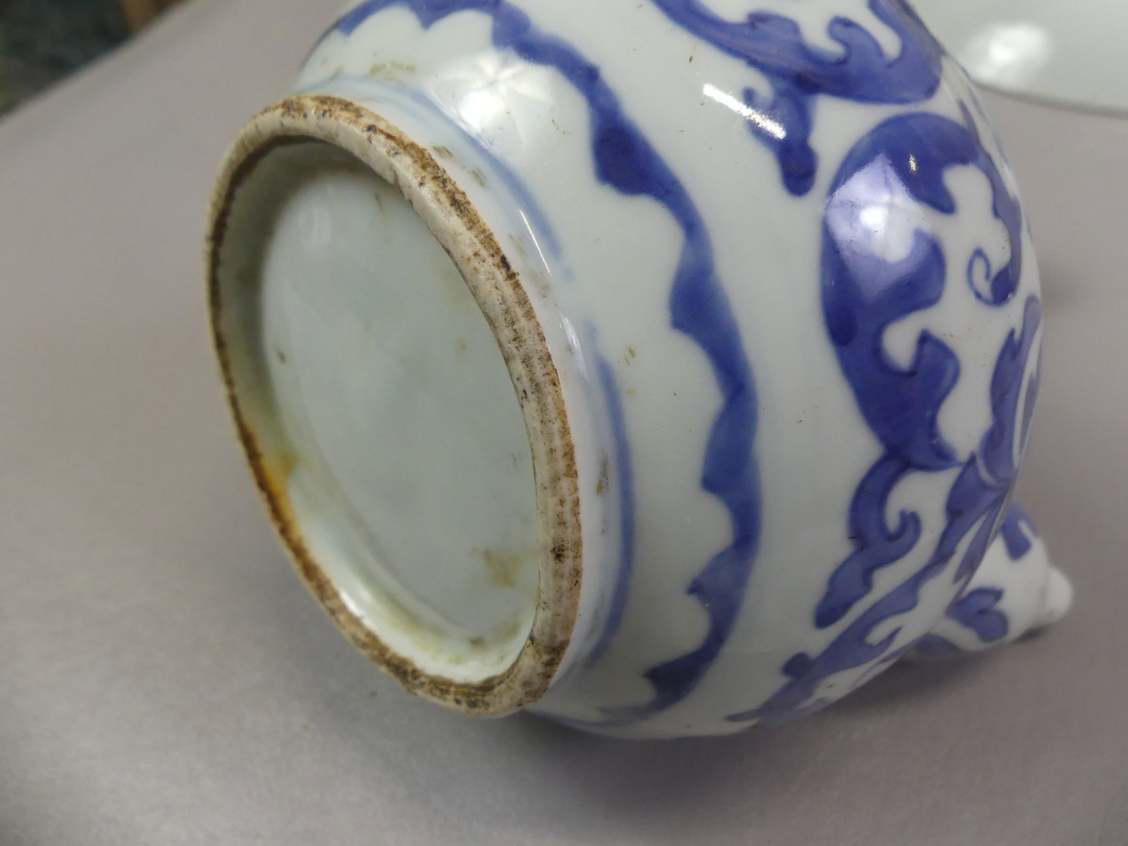4 ANTIQUE CHINESE CERAMIC ITEMS - 4
