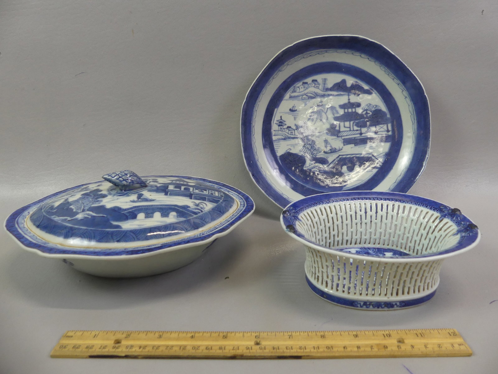 3 CHINESE CANTON CERAMIC ITEMS: Group of three 19th century Chinese Canton items: ovoid covered vegetable bowl, 10 x 8 in (VG); 9.5 in shallow bowl (VG); and 7 in reticulated basket (loss to handles).