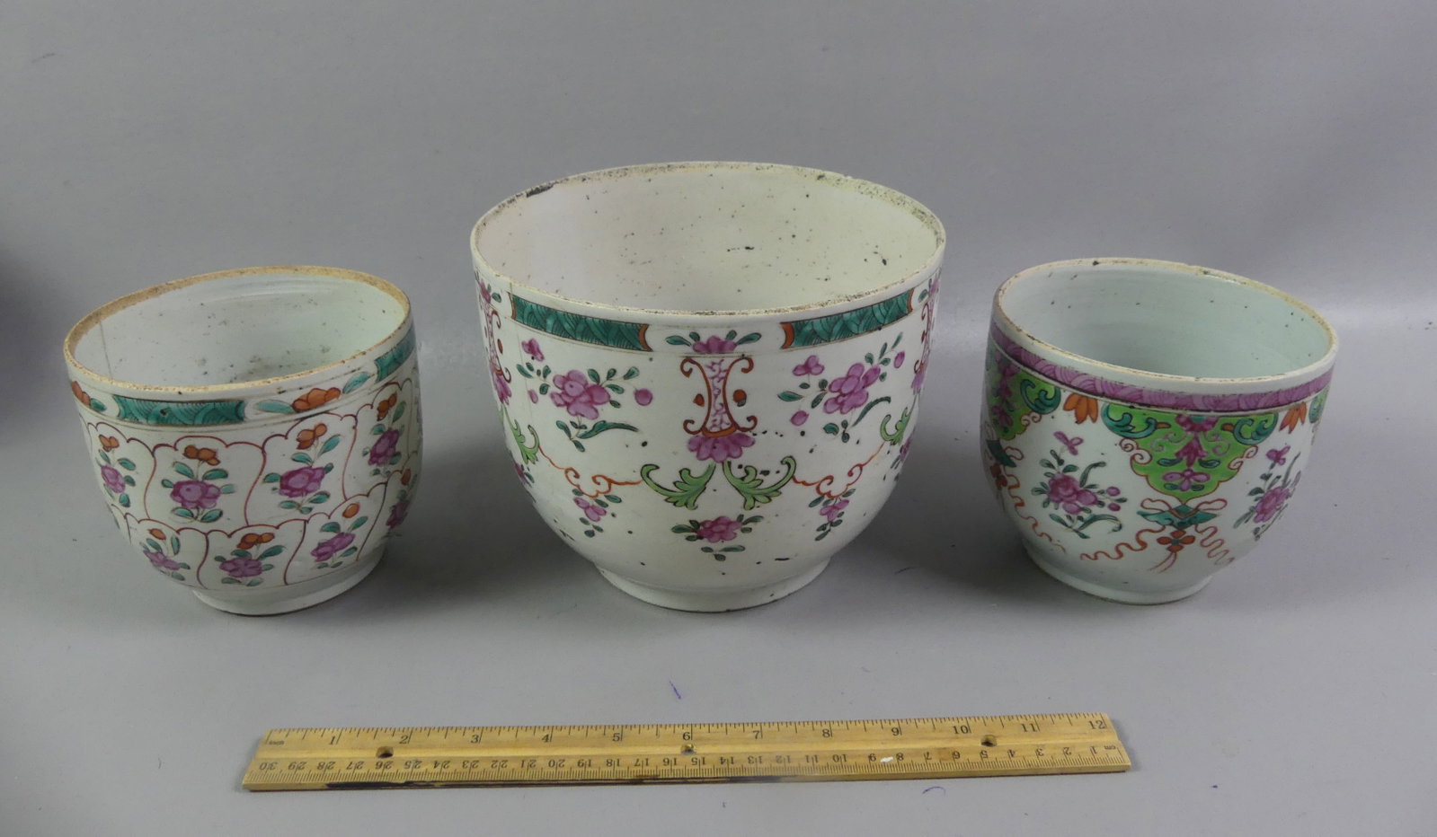 3 CHINESE QIANLONG JARS: Lot 3 Chinese 18th century Qianlong ceramic jars (missing covers) in floral designs. 4.75 to 6 in high. Some agelines.