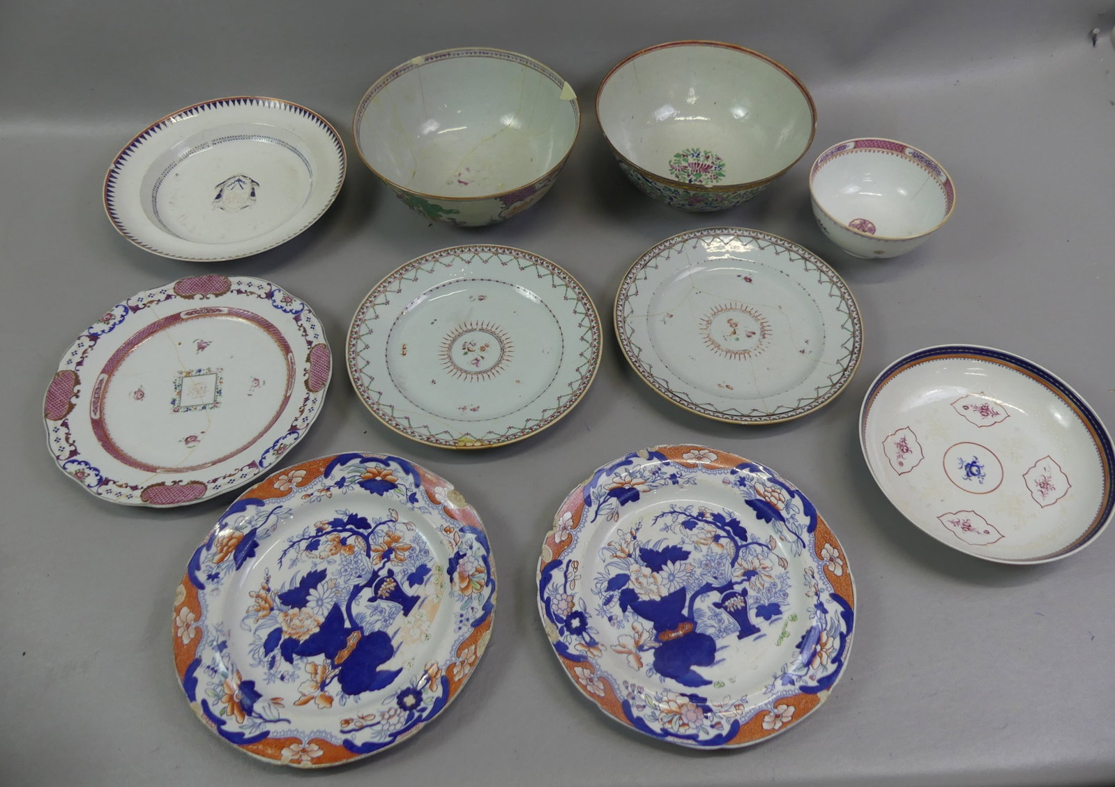 10 DAMAGED QIANLONG CERAMIC ITEMS (1 of 5)