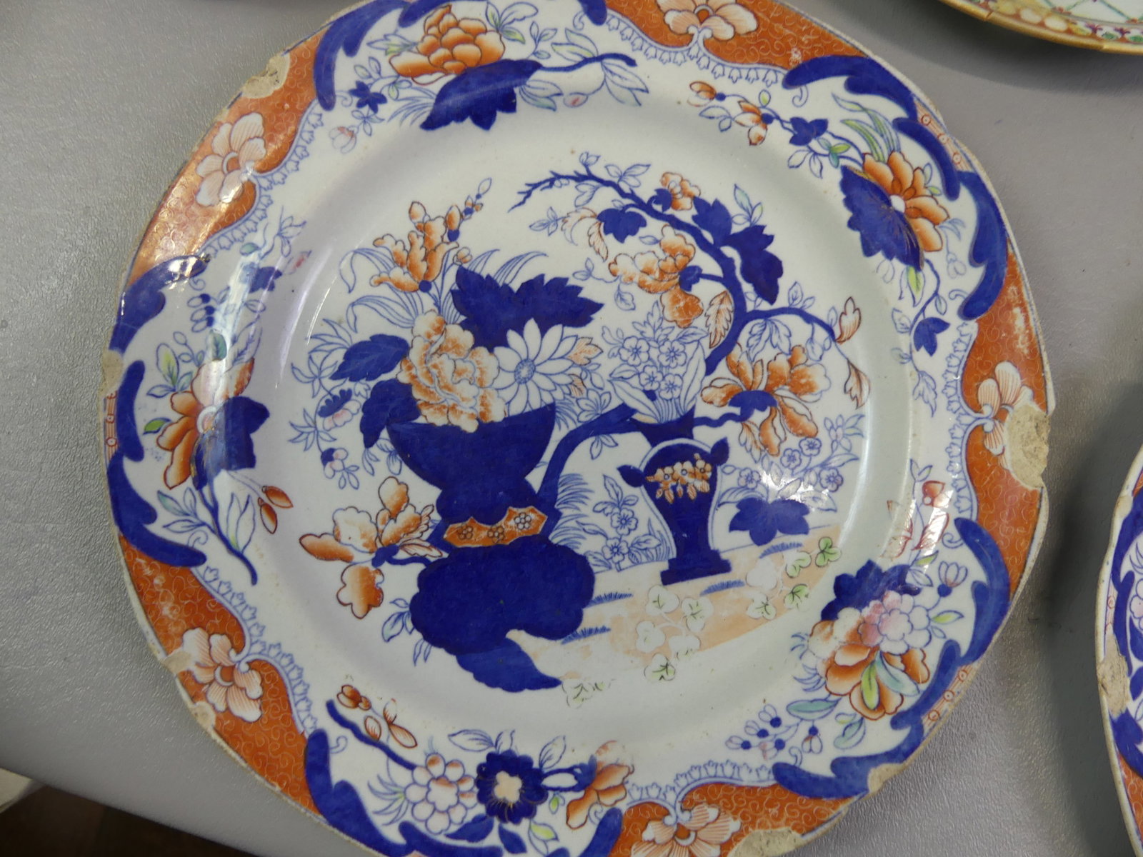 10 DAMAGED QIANLONG CERAMIC ITEMS - 2