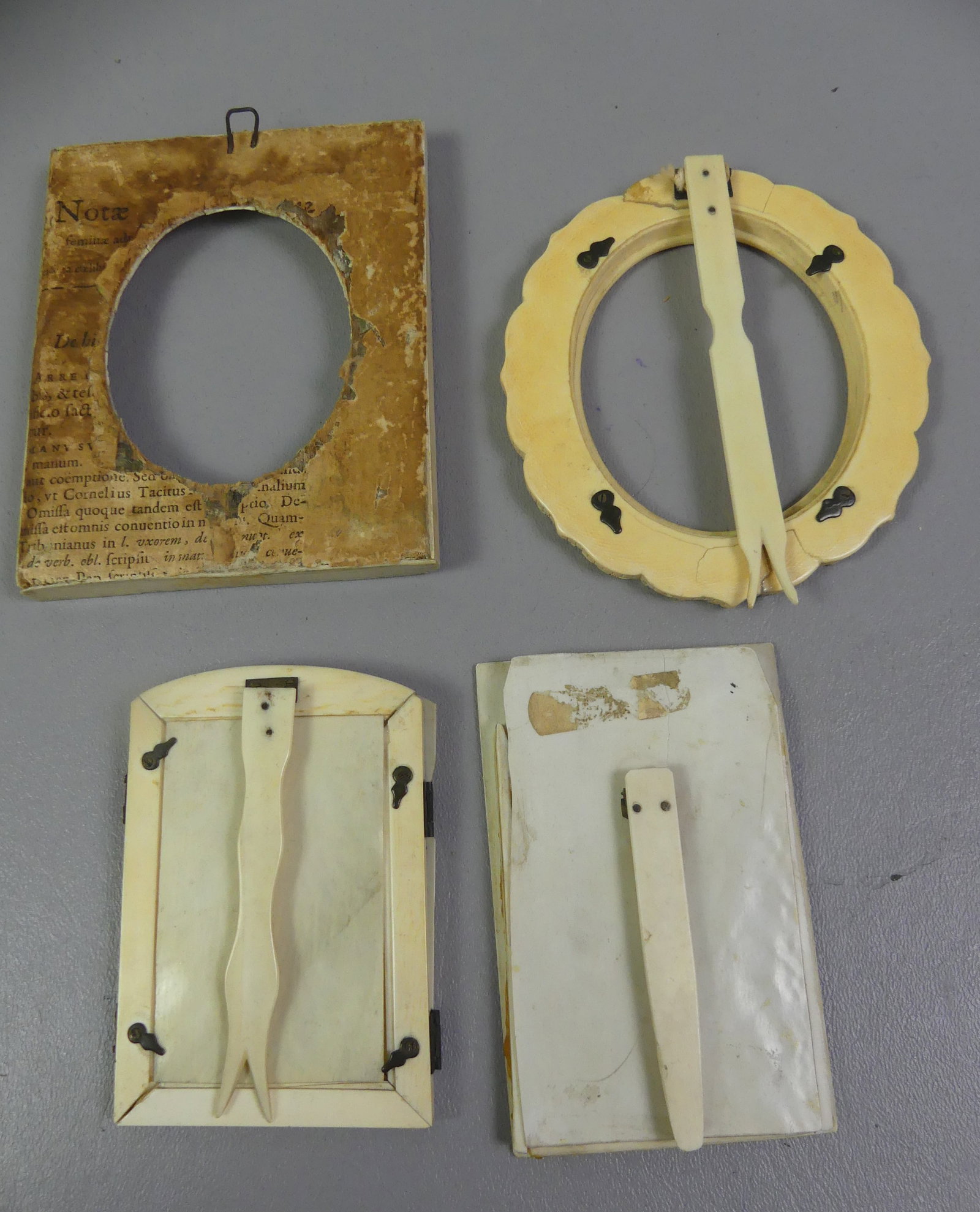 4 CARVED ASIAN MINI FRAMES - 3