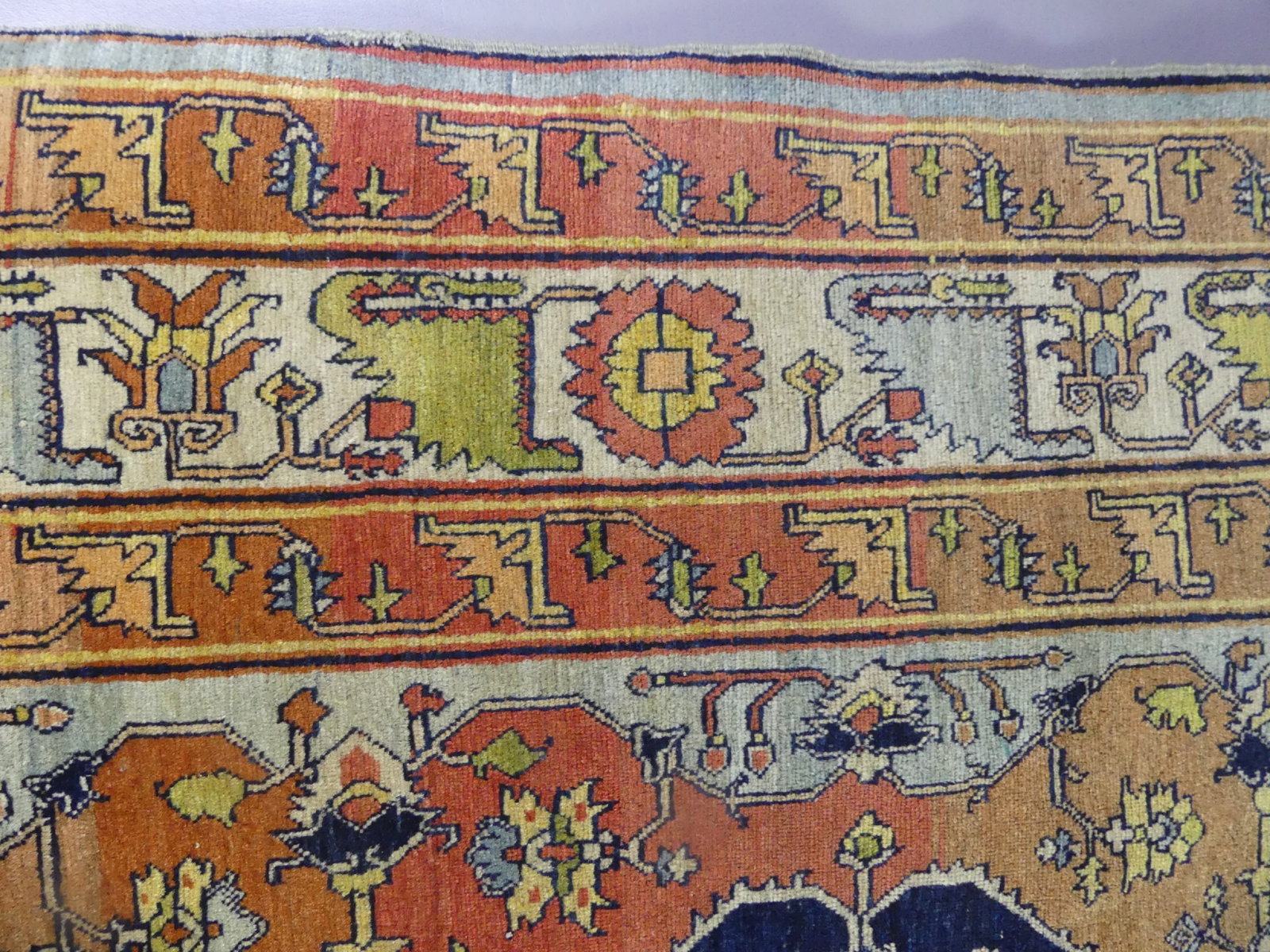 ANTIQUE SERAPI HERIZ RUG - 6