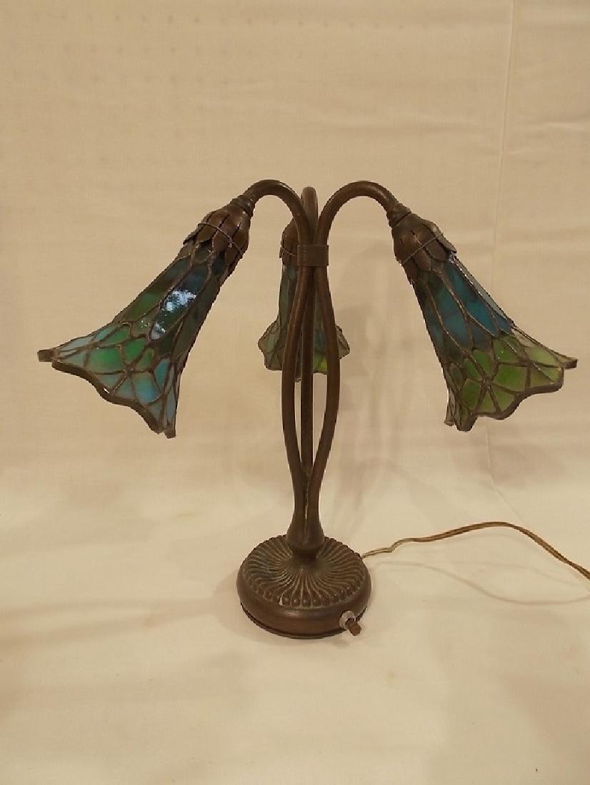 TIFFANY STUDIOS BRONZE 3 LIGHT TULIP LAMP (1 of 4)