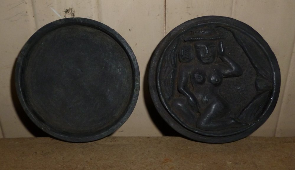 RARE SNUFF BOX EROTIC WOODEN HAND CARVED MUST SEE: Very rare erotic snuff box made of wood, hand carved. Inside lid there is nude lady. Carving is very minute with details. Box has hand carving on all four sides and top. Seems to be made by some maste